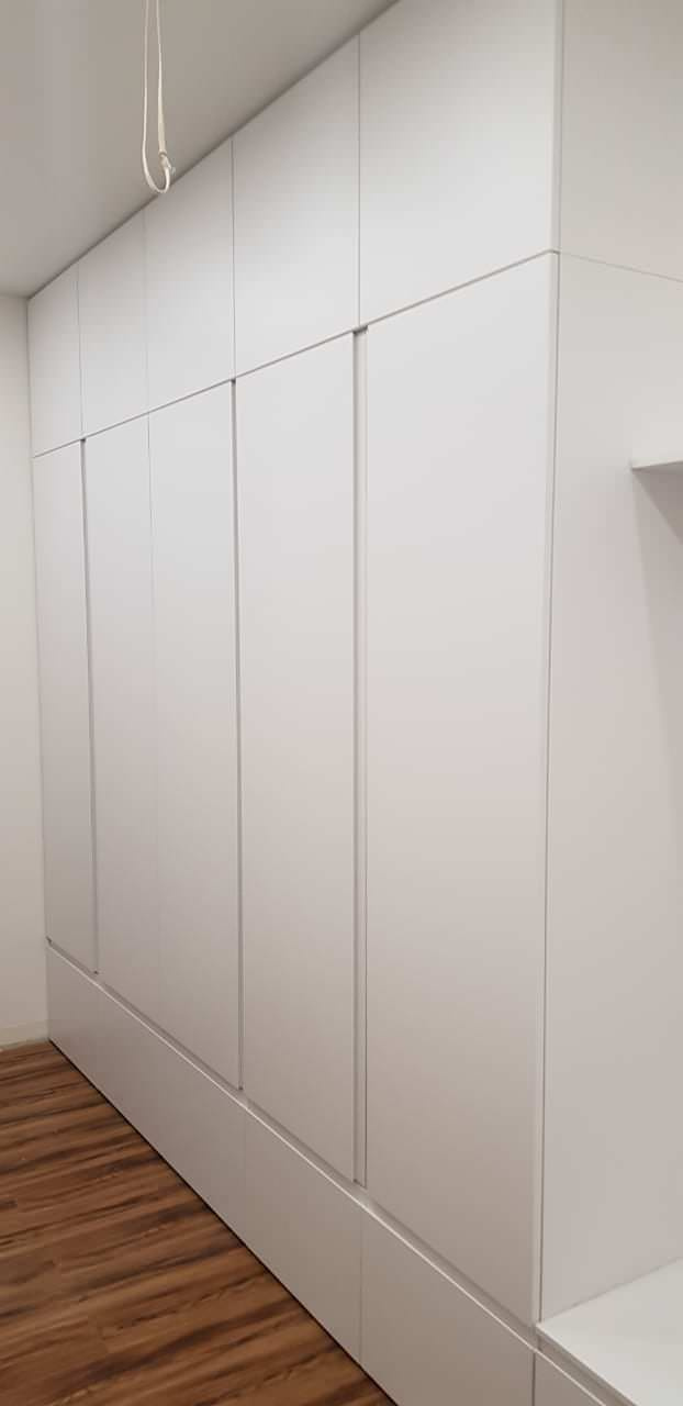 Шкаф в коридор