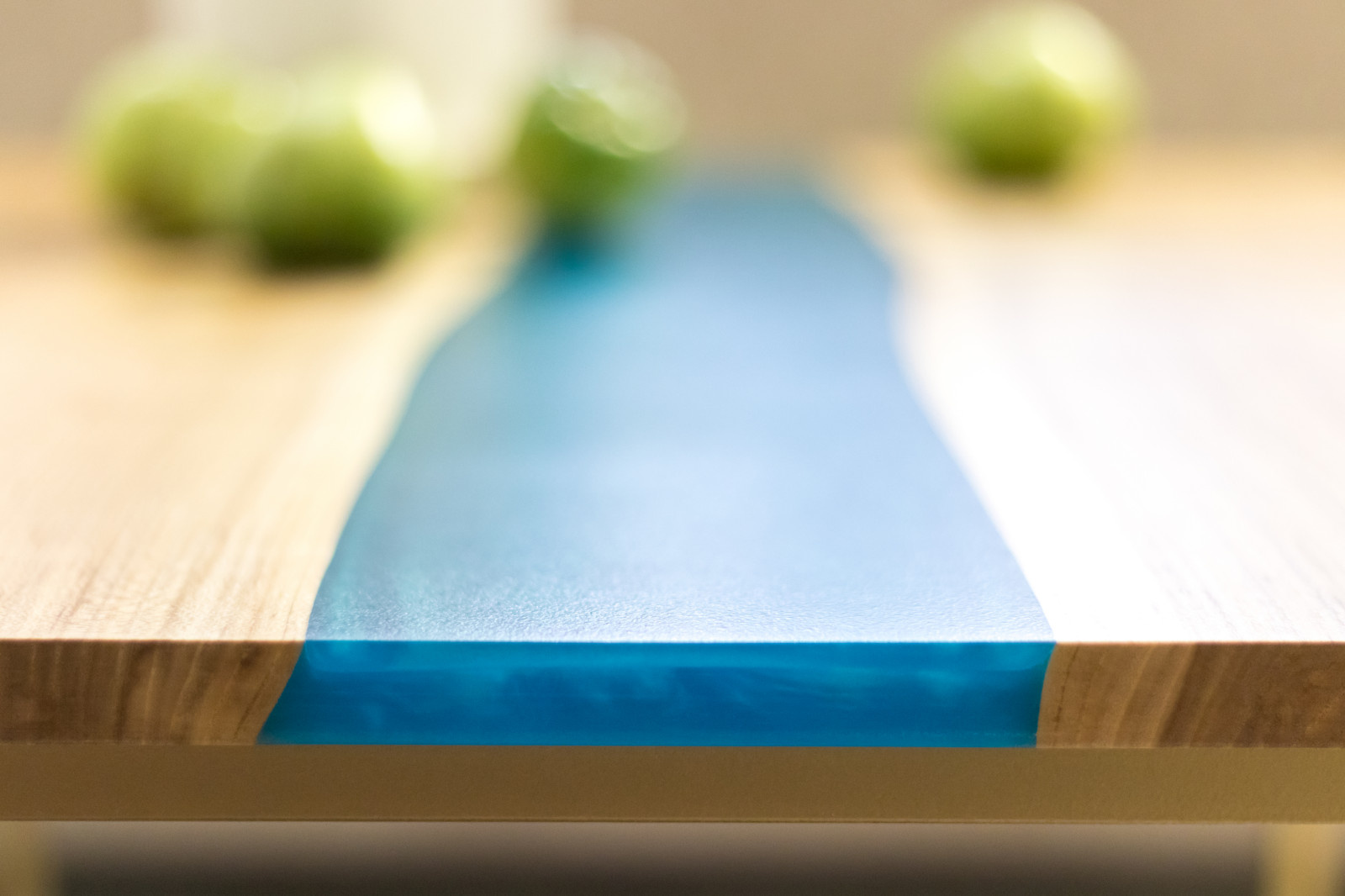 Журнальный столик в гостиную