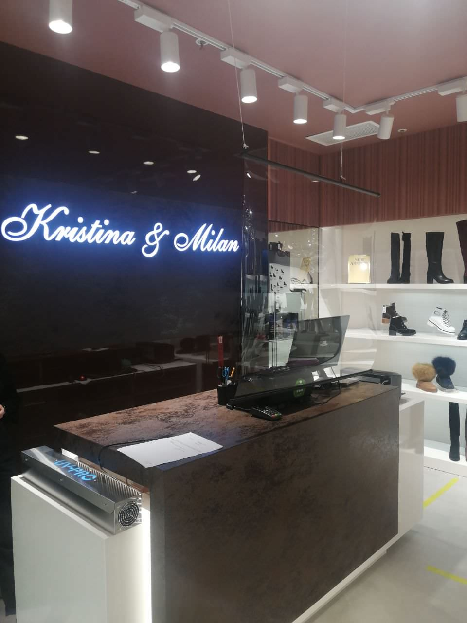 магазин Kristina&Milan в ТРК Гранд Каньон