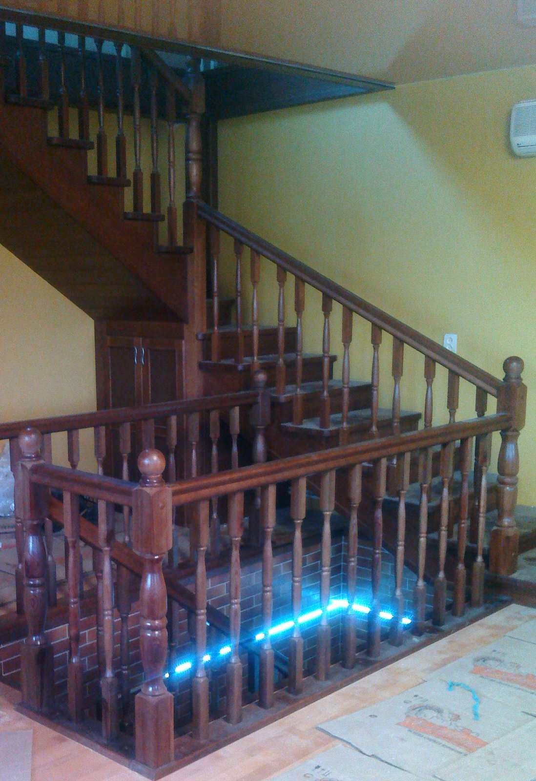 Обложка проекта: Лестница из дуба