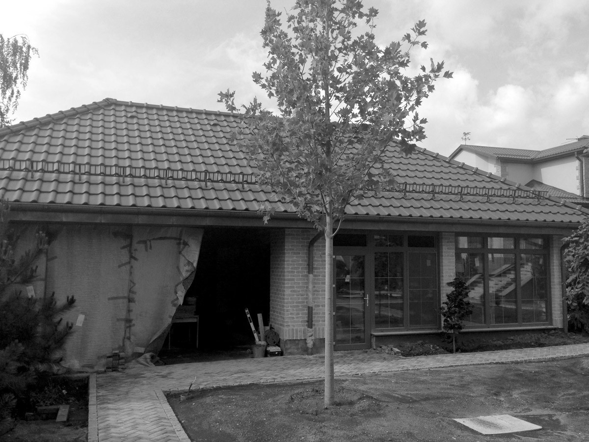 Дом в классическом стиле гараж