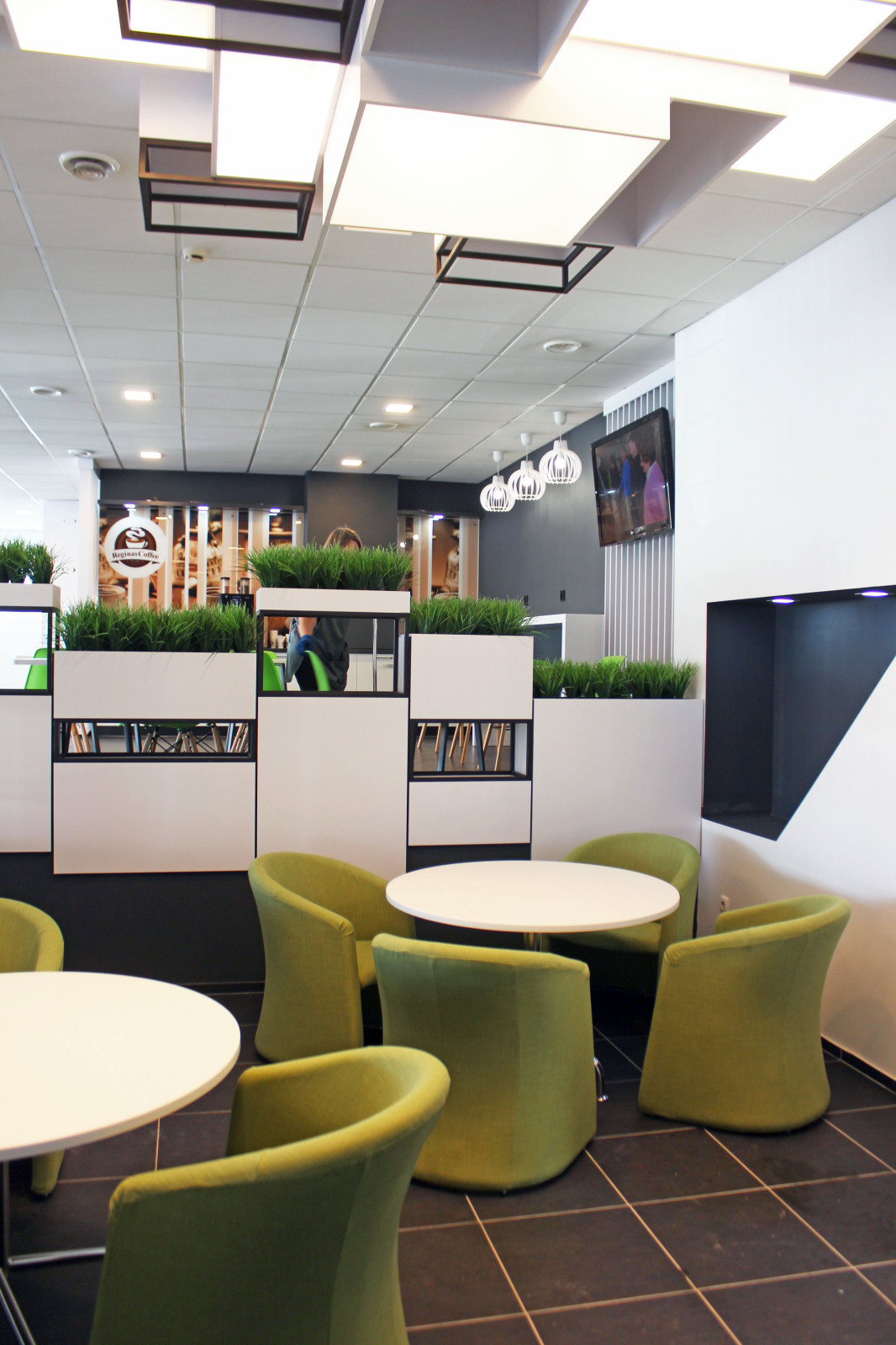 Клиентская зона в Автосалоне Renault