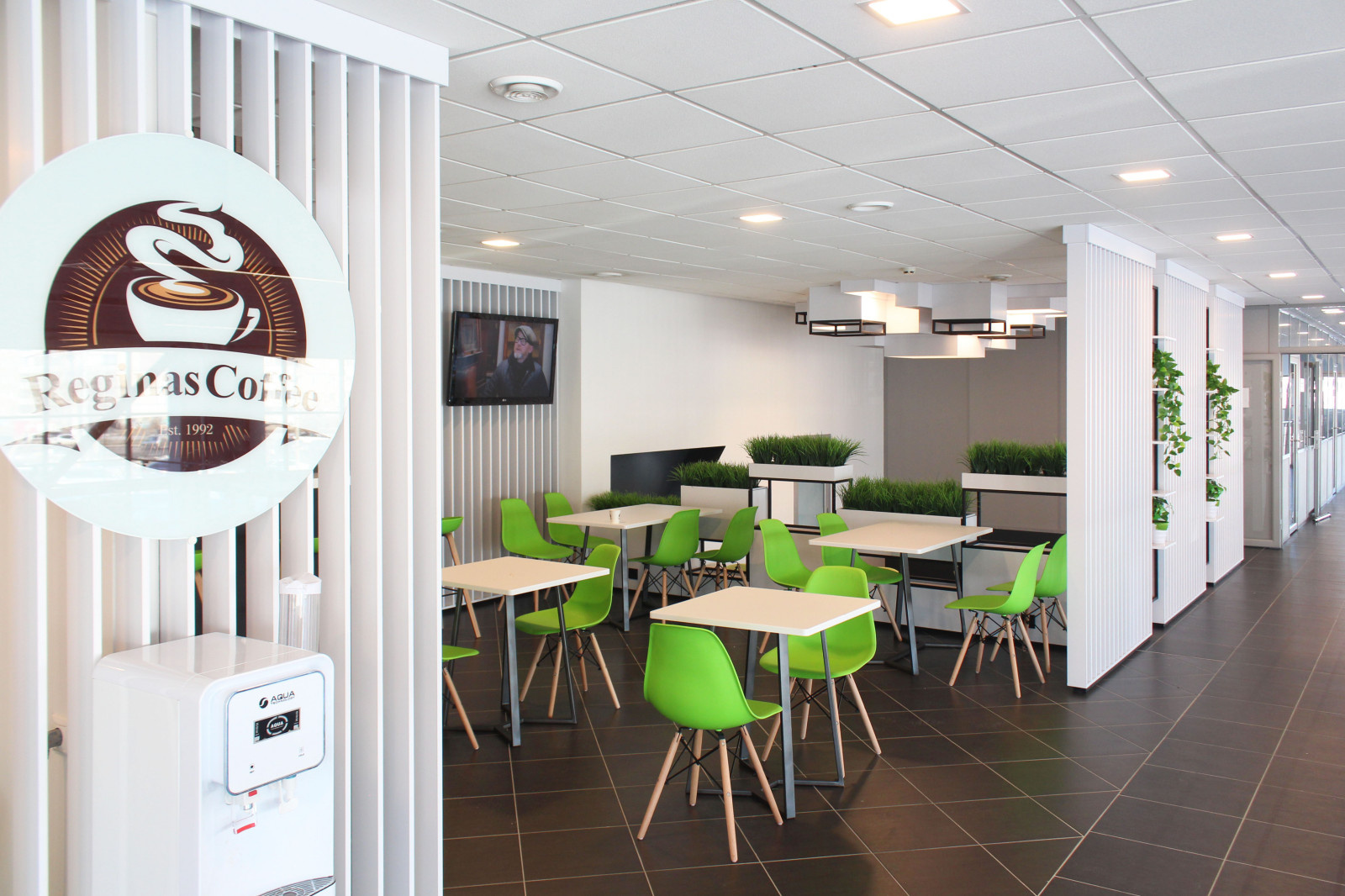 Клиентская зона в Автосалоне Renault