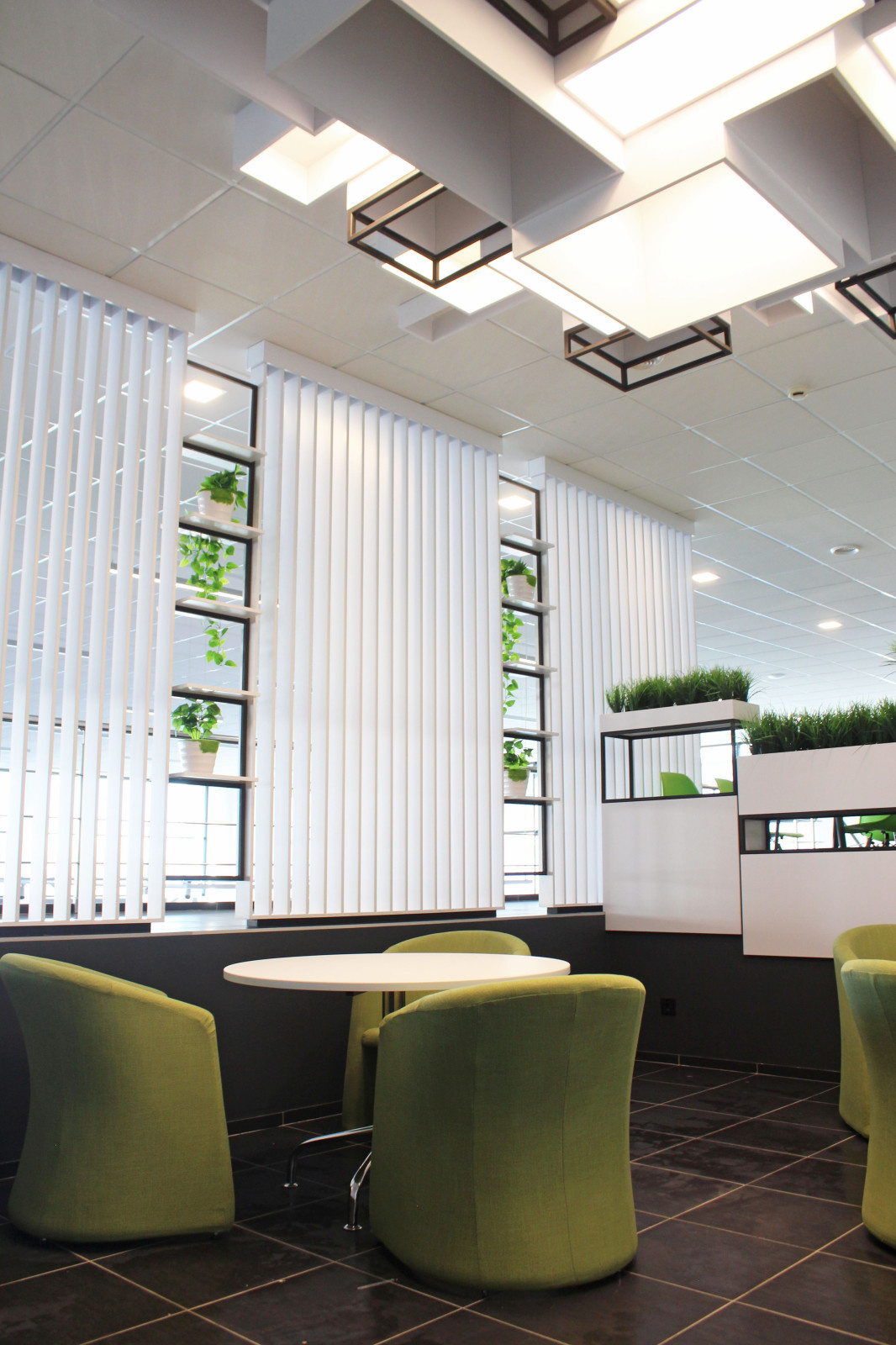 Клиентская зона в Автосалоне Renault