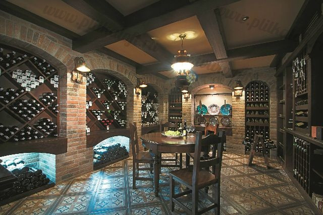 Винный погреб из старинного кирпича