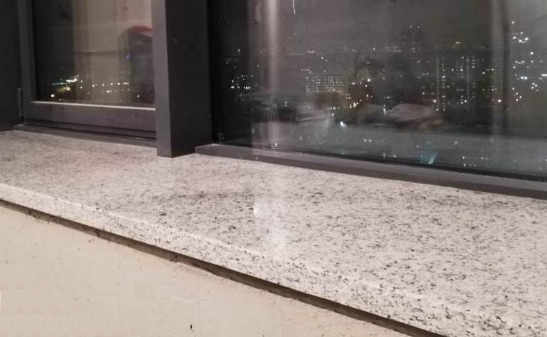 Обложка проекта: Подоконники из гранита Бьянко Кристалл Нью 30мм