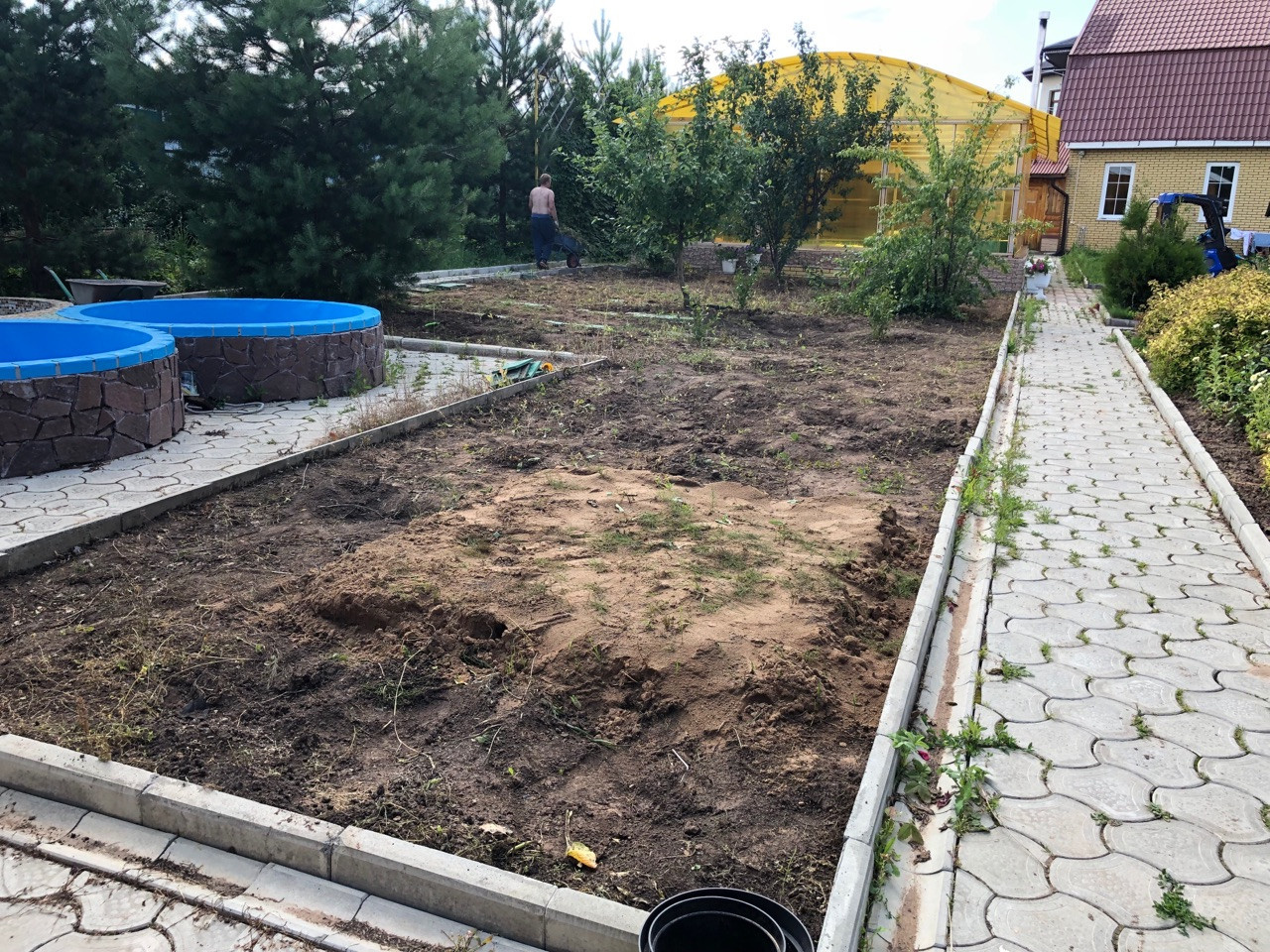 Устройство рулонного газона