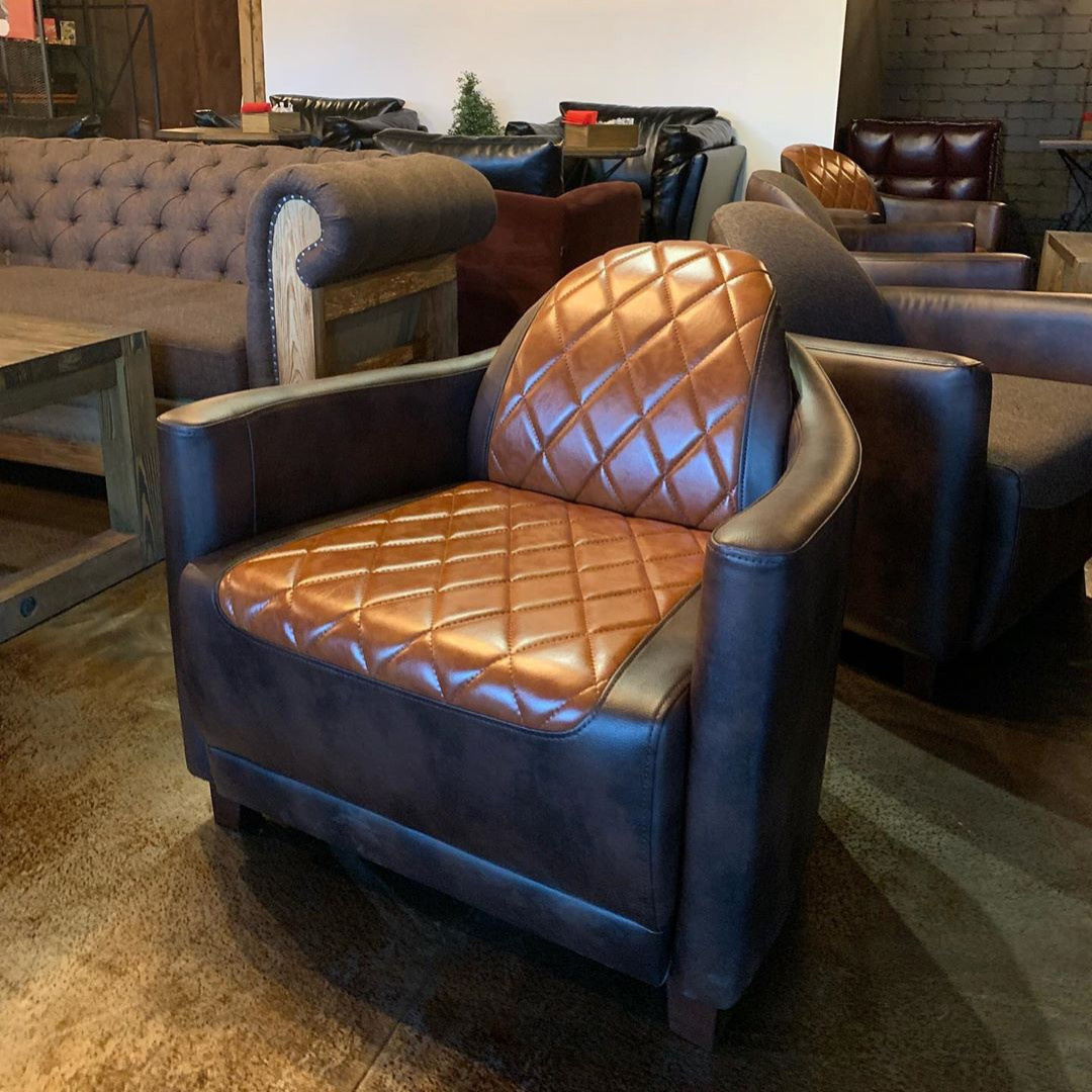 Пуфы и кресла