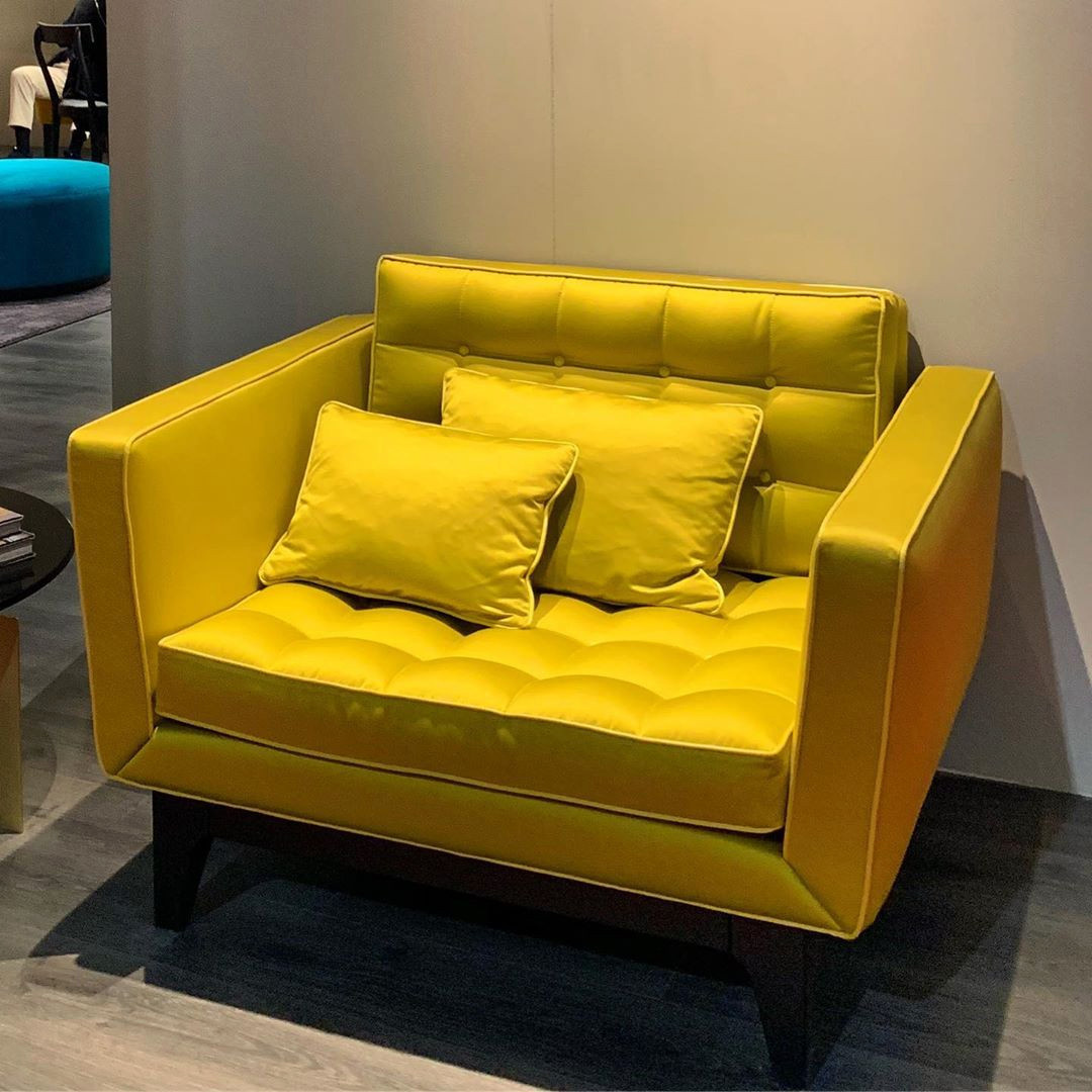 Пуфы и кресла