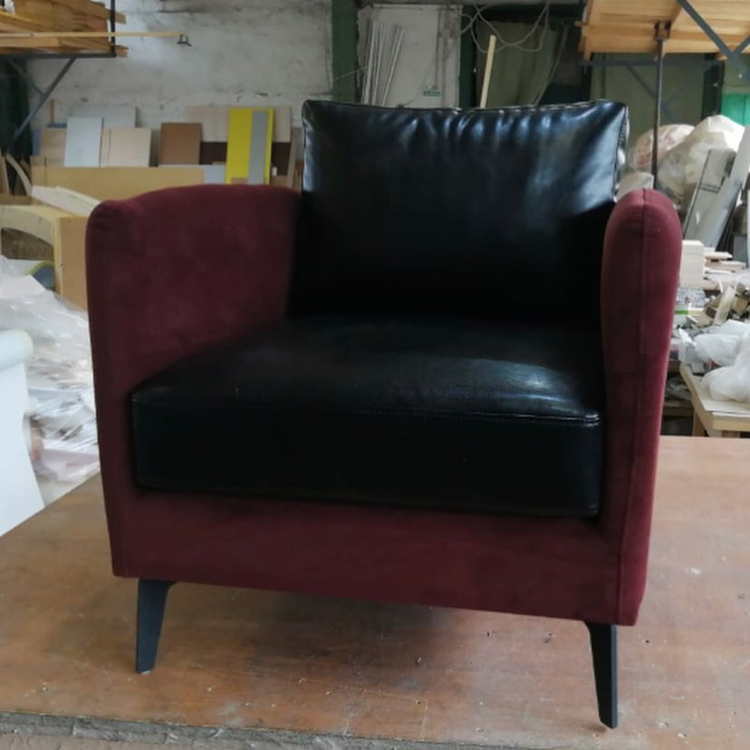 Пуфы и кресла