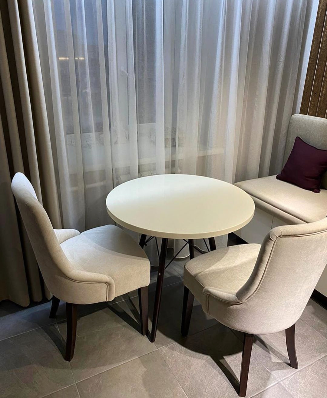 Пуфы и кресла