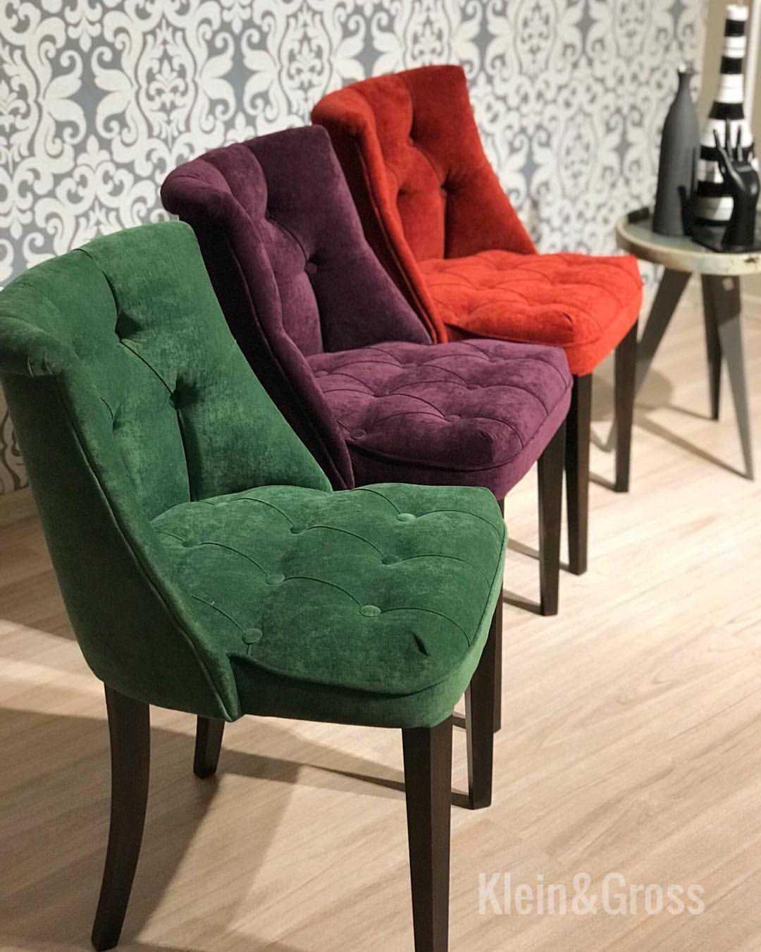 Пуфы и кресла