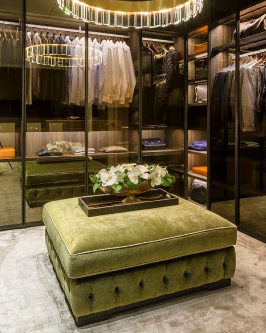 Пуфы и кресла