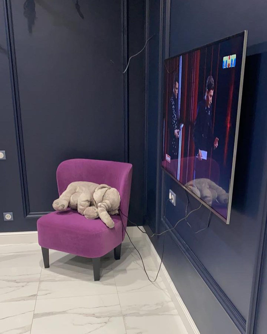 Пуфы и кресла