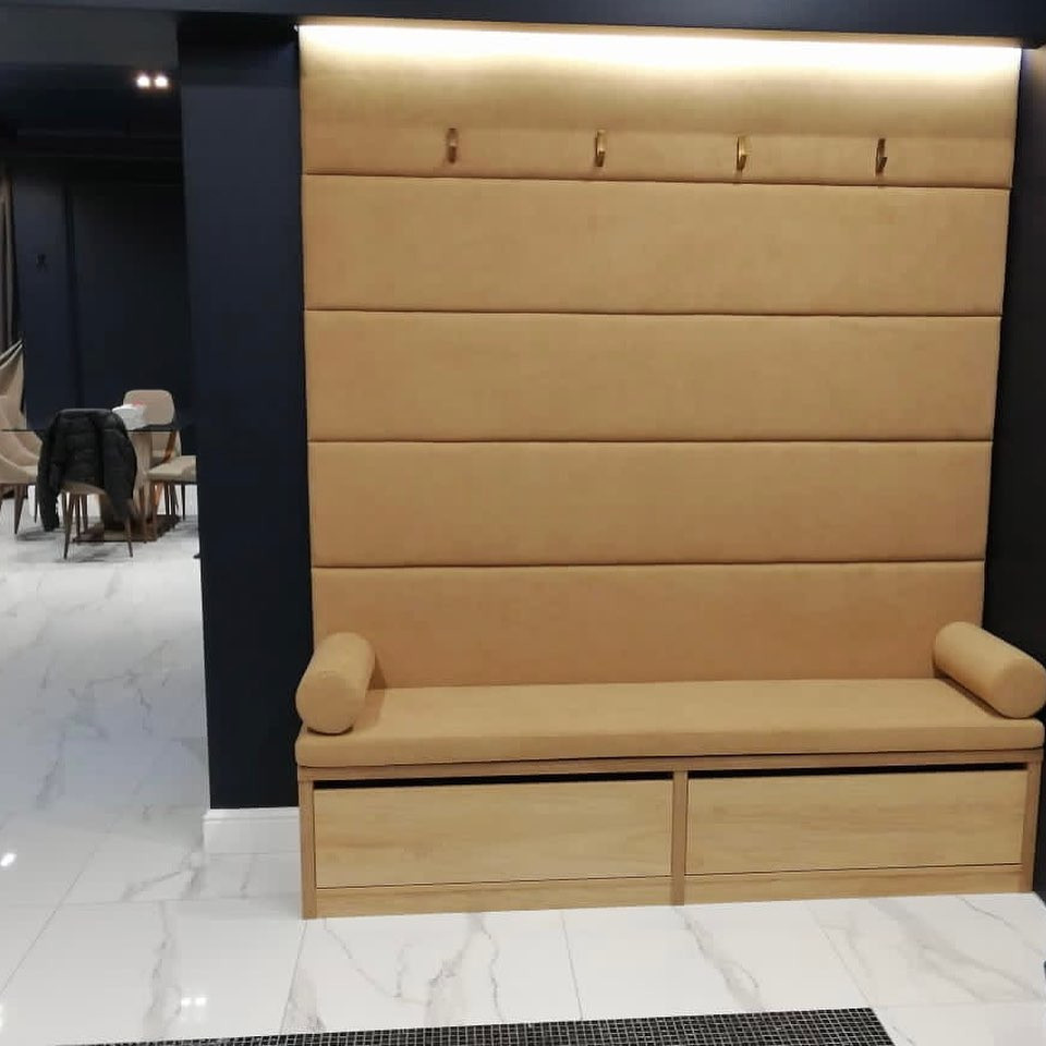 Пуфы и кресла