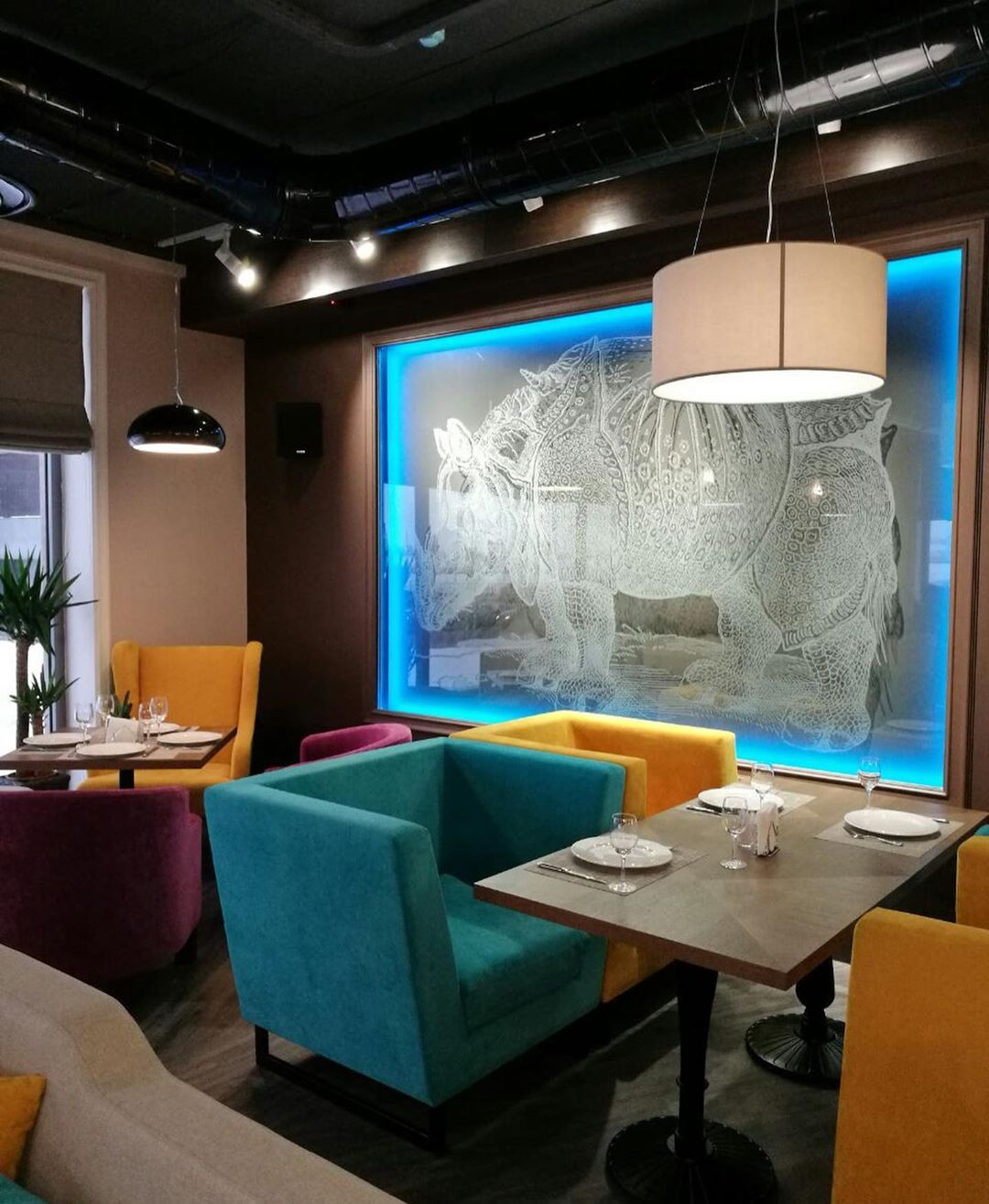 Наши работы: Кафе "Носорог"