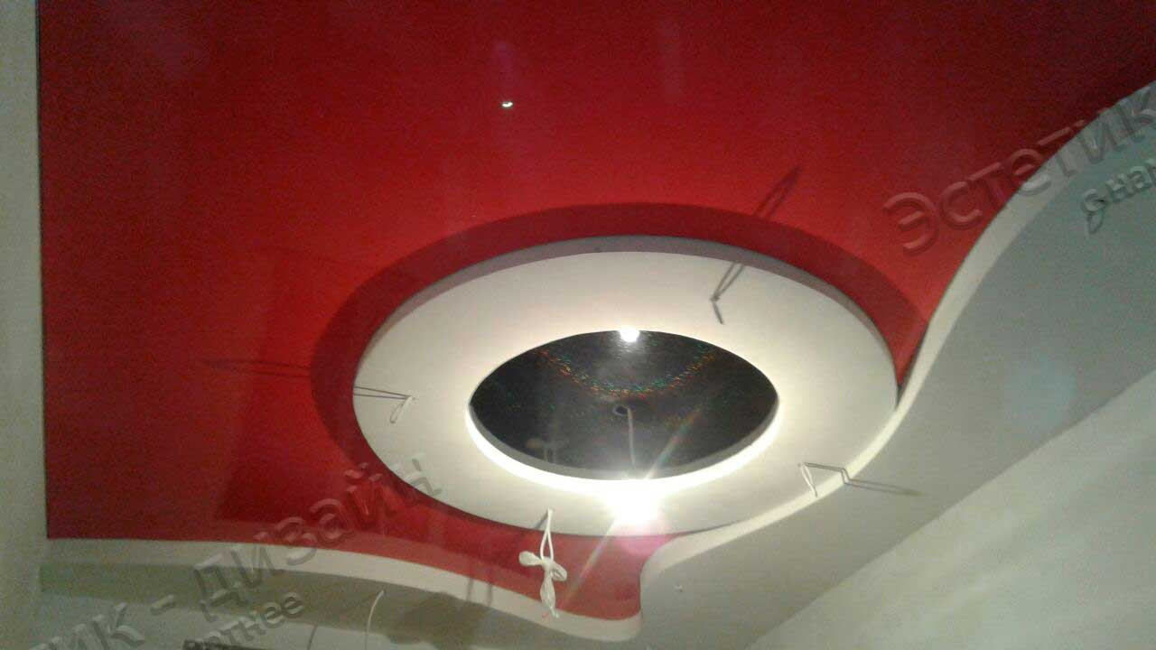 Двухуровневый натяжной потолок