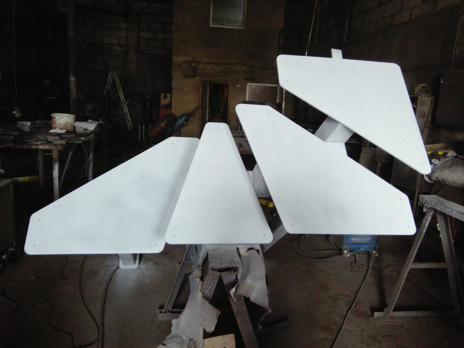 Обложка проекта: Лестницы , металлокаркасы