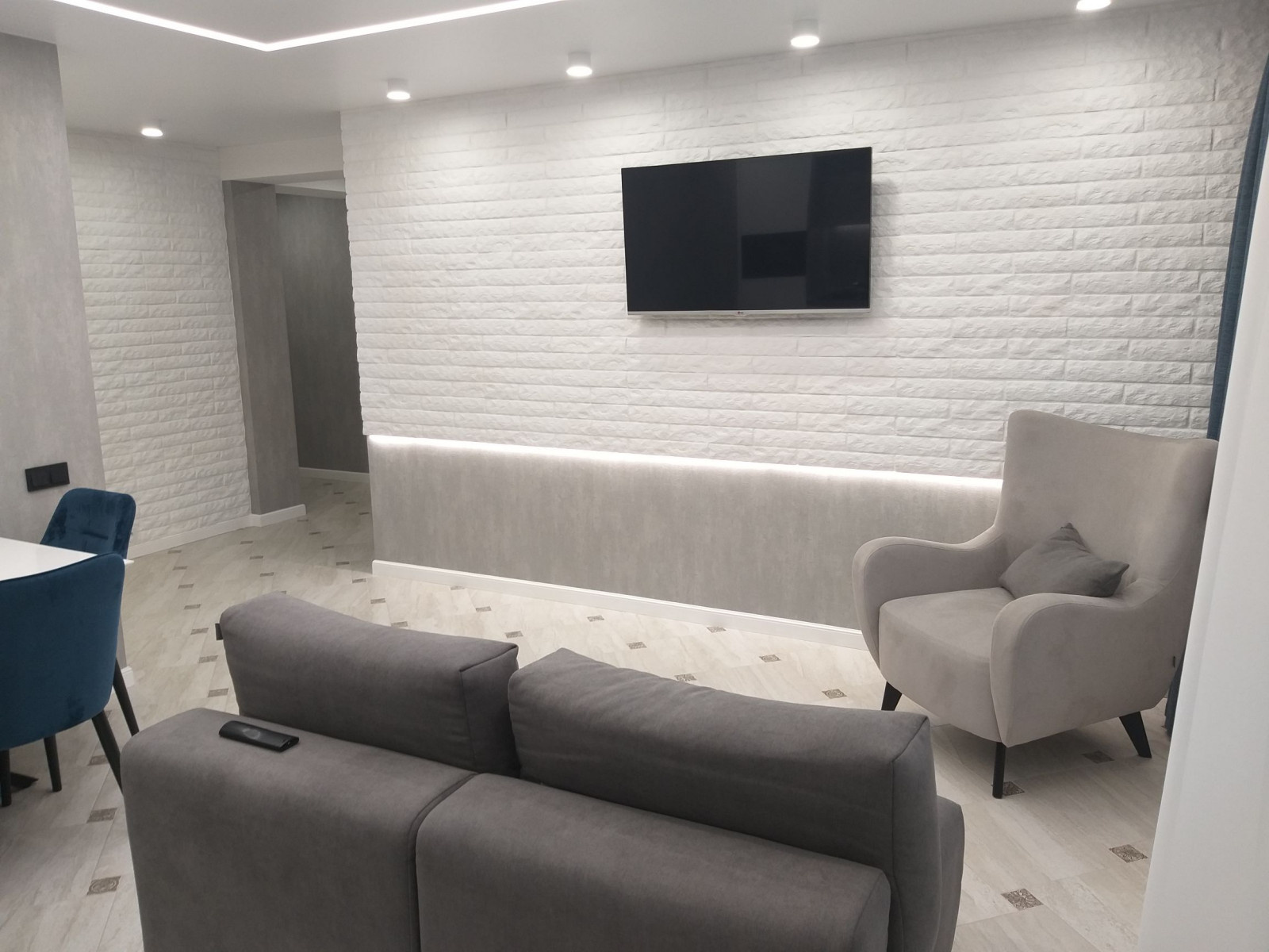 Ремонт трехкомнатной квартиры под ключ (Мостовицкая, 11)