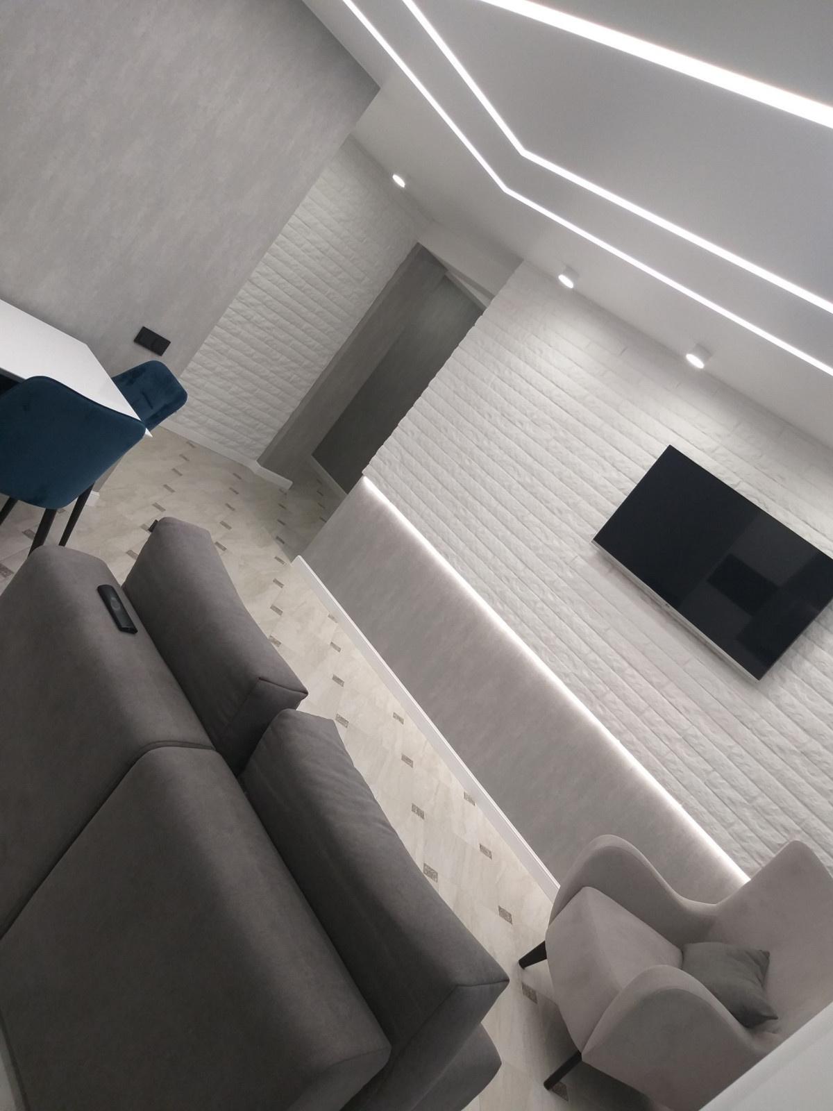 Ремонт трехкомнатной квартиры под ключ (Мостовицкая, 11)