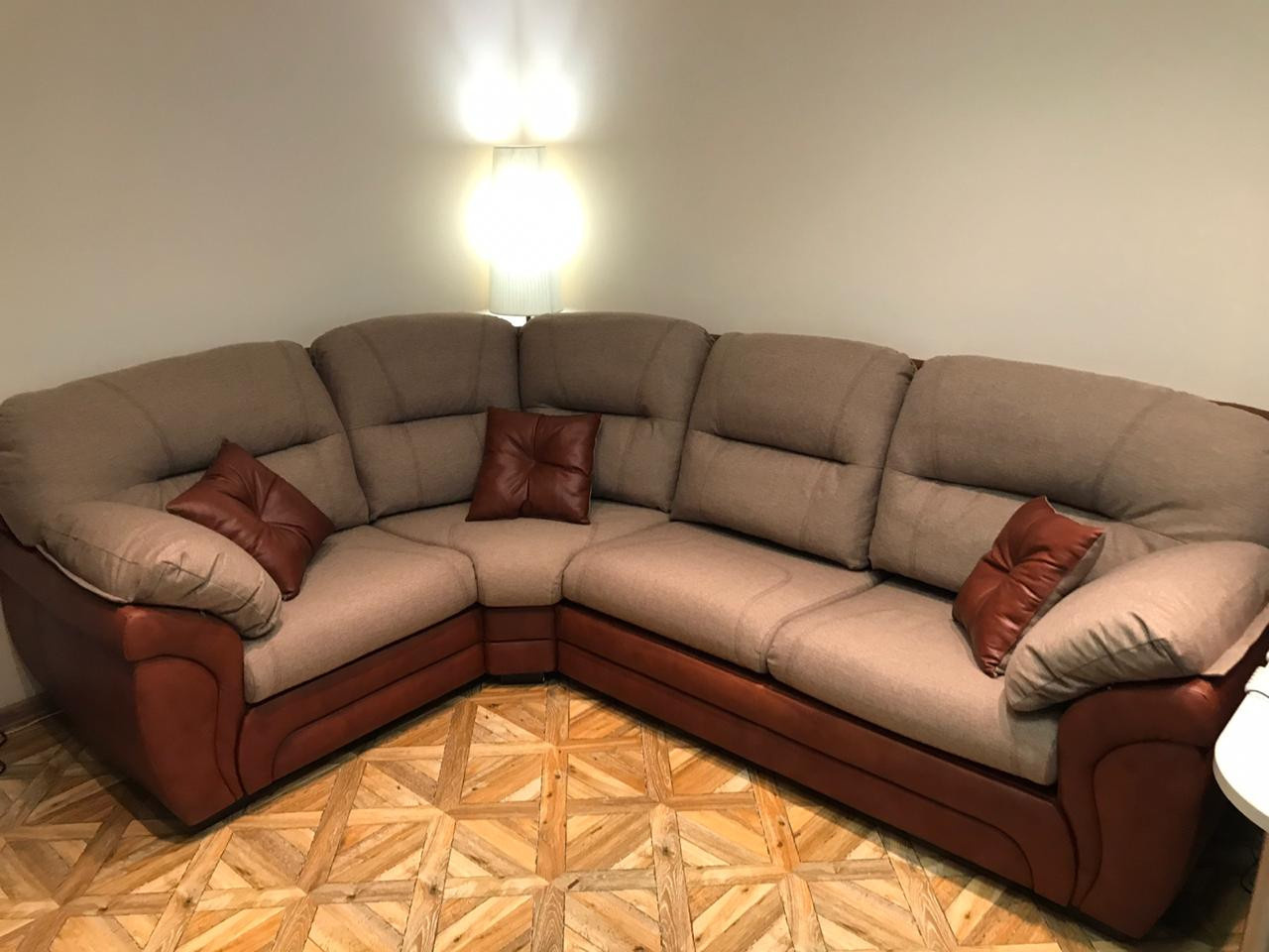 Обложка проекта: Перетяжка углового дивана