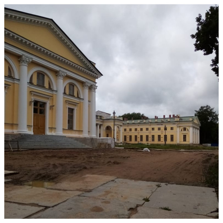 Установка дверей в Александровском дворце