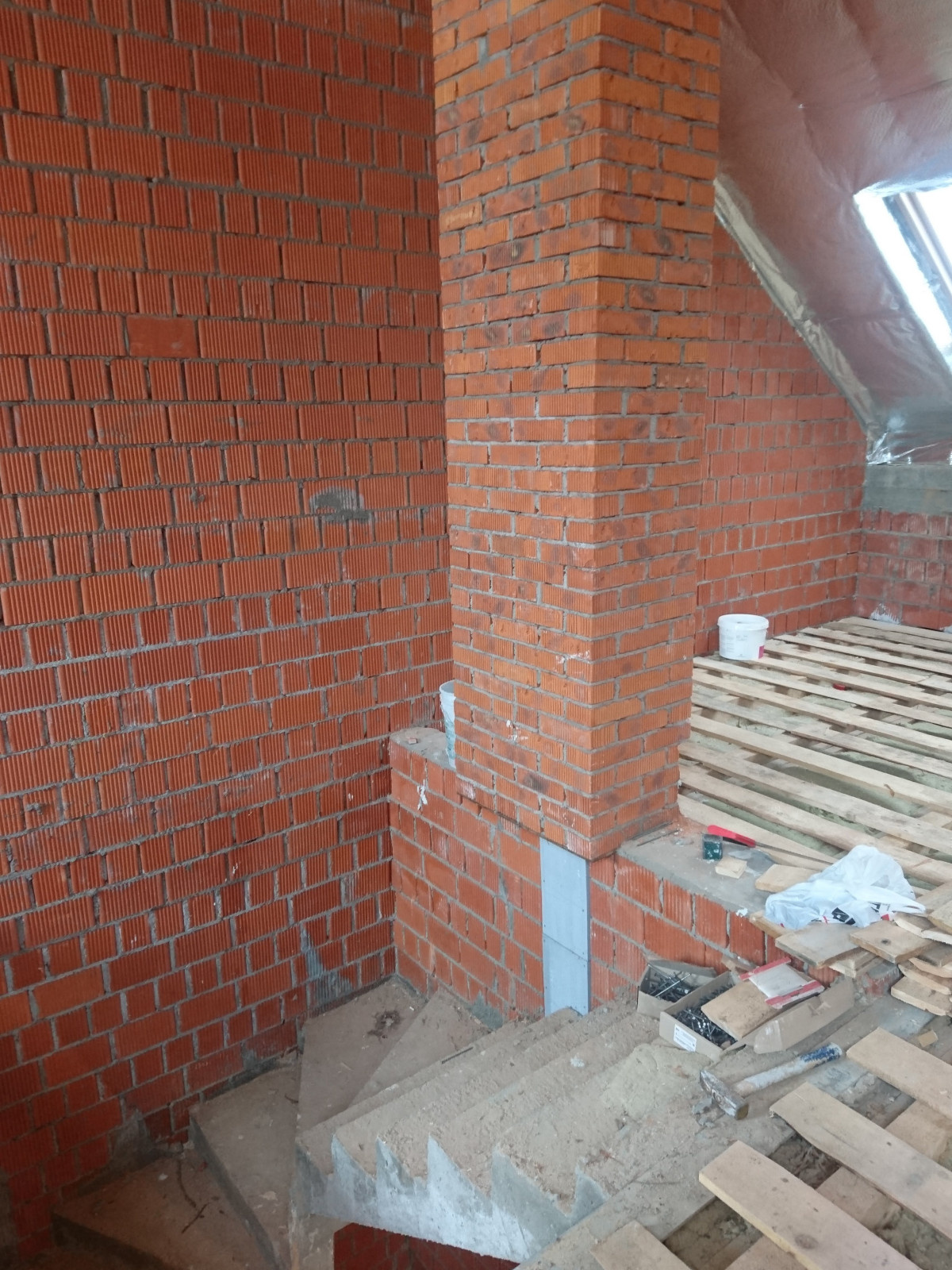 Houzz тур: Таунхаус с детскими-капсулами и фамильным шкафом