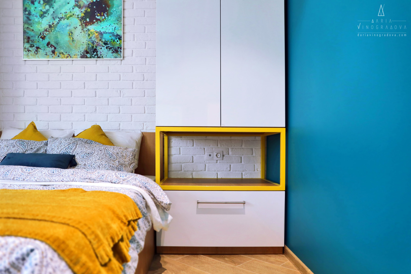 Квартира с бирюзовой спальней