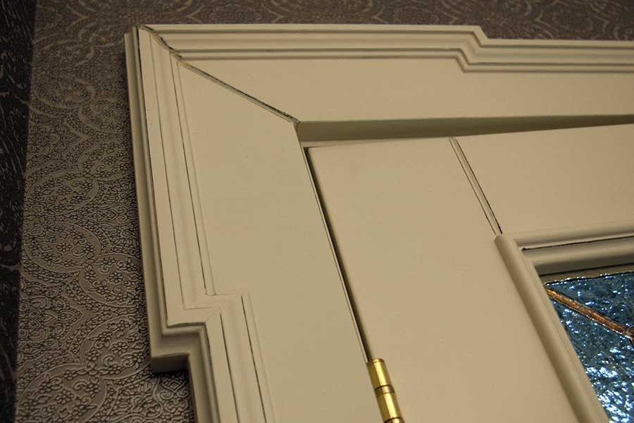 Окрашенные двери