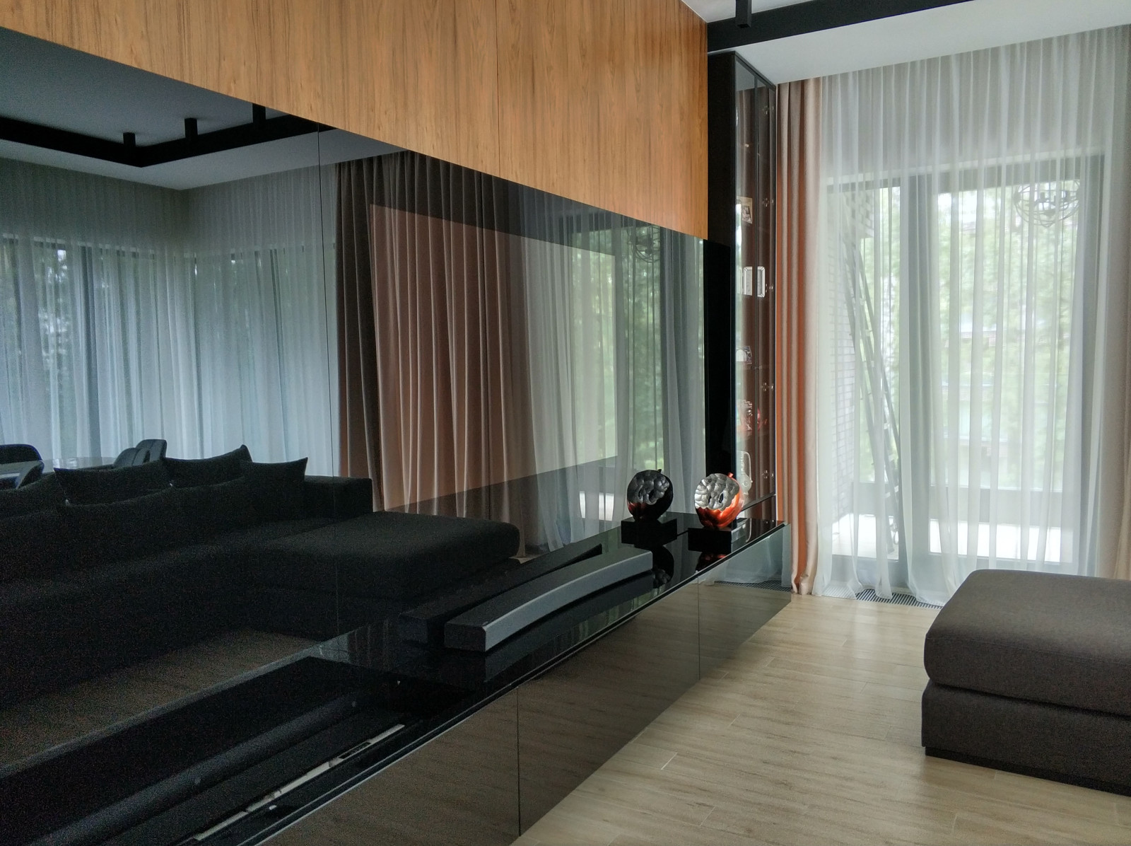 Встроенный телевизор с паровым камином