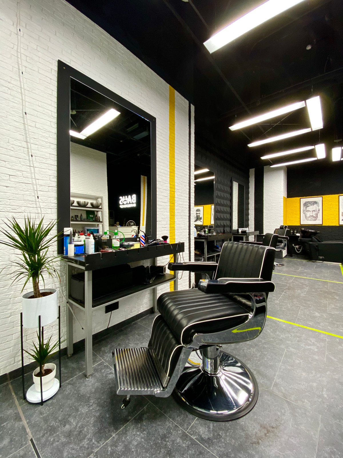 BAUS BARBERSHOP 50 кв.м