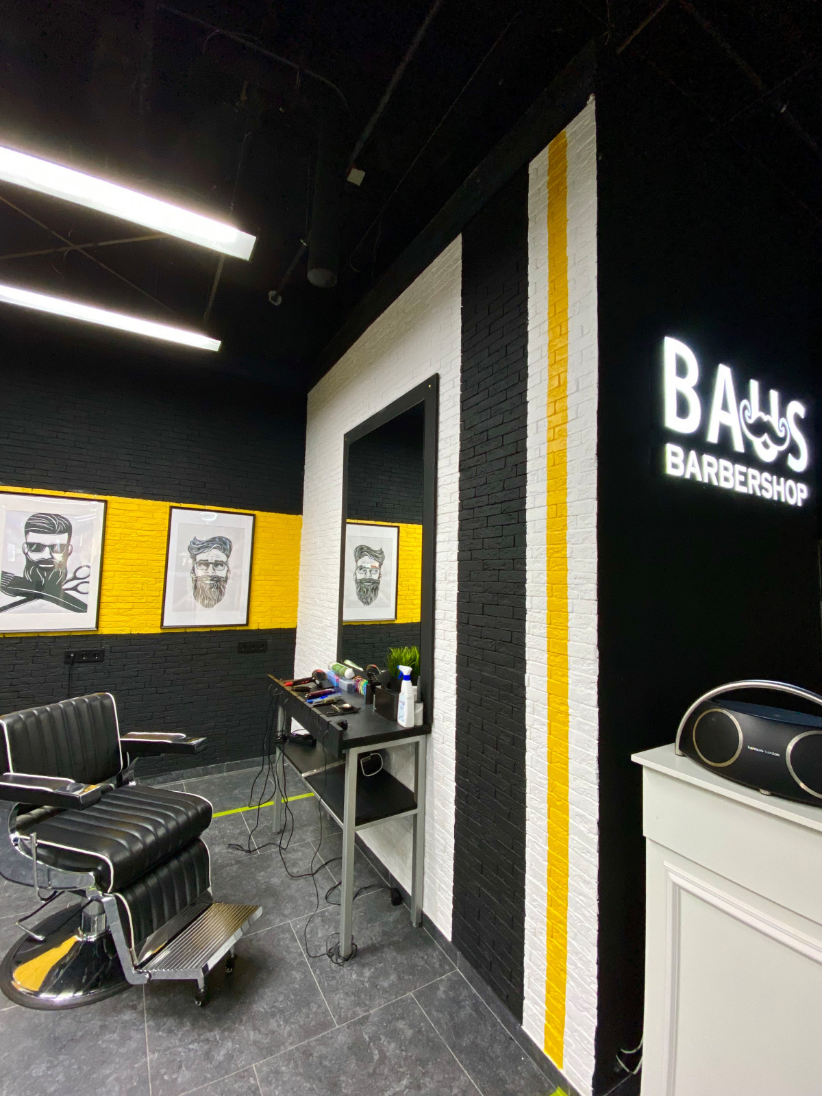 BAUS BARBERSHOP 50 кв.м