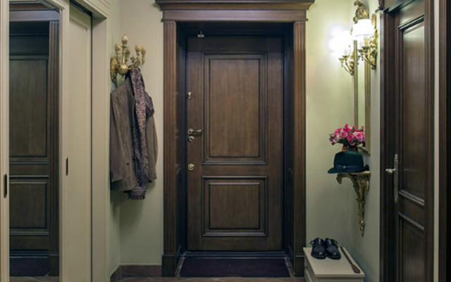 Установленные двери