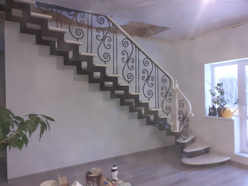 Лестница на второй этаж