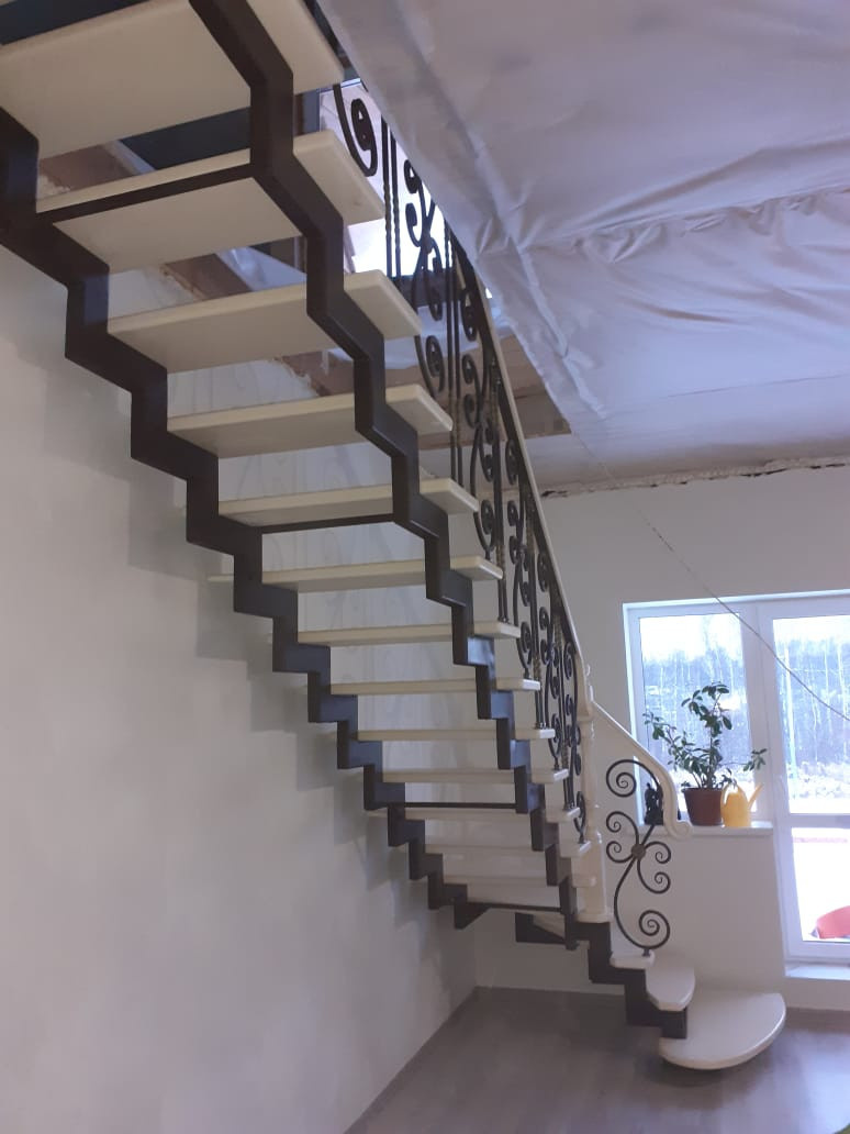 Лестница на второй этаж