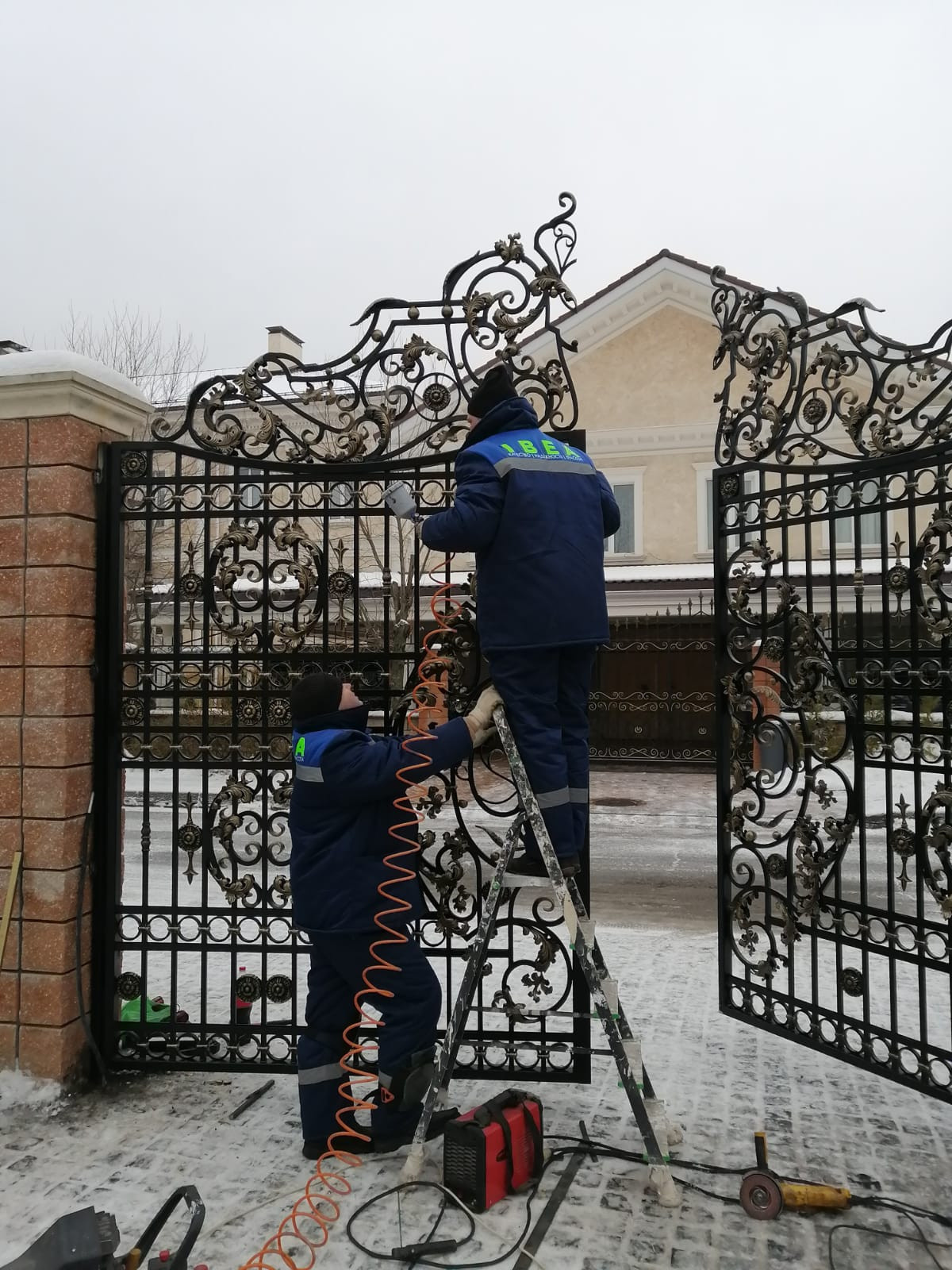 Декоративные ворота и ограждения