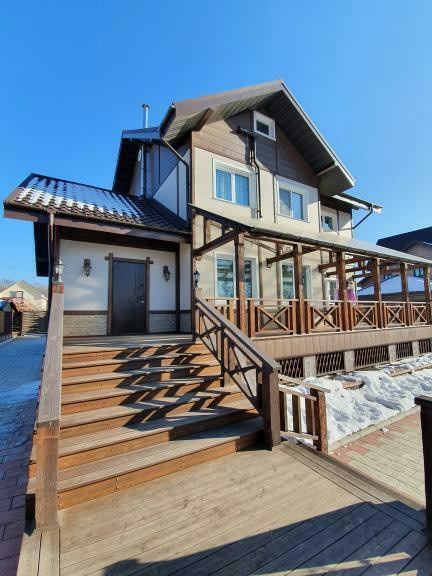 Отделка фасада дома на п. Де-Фриз