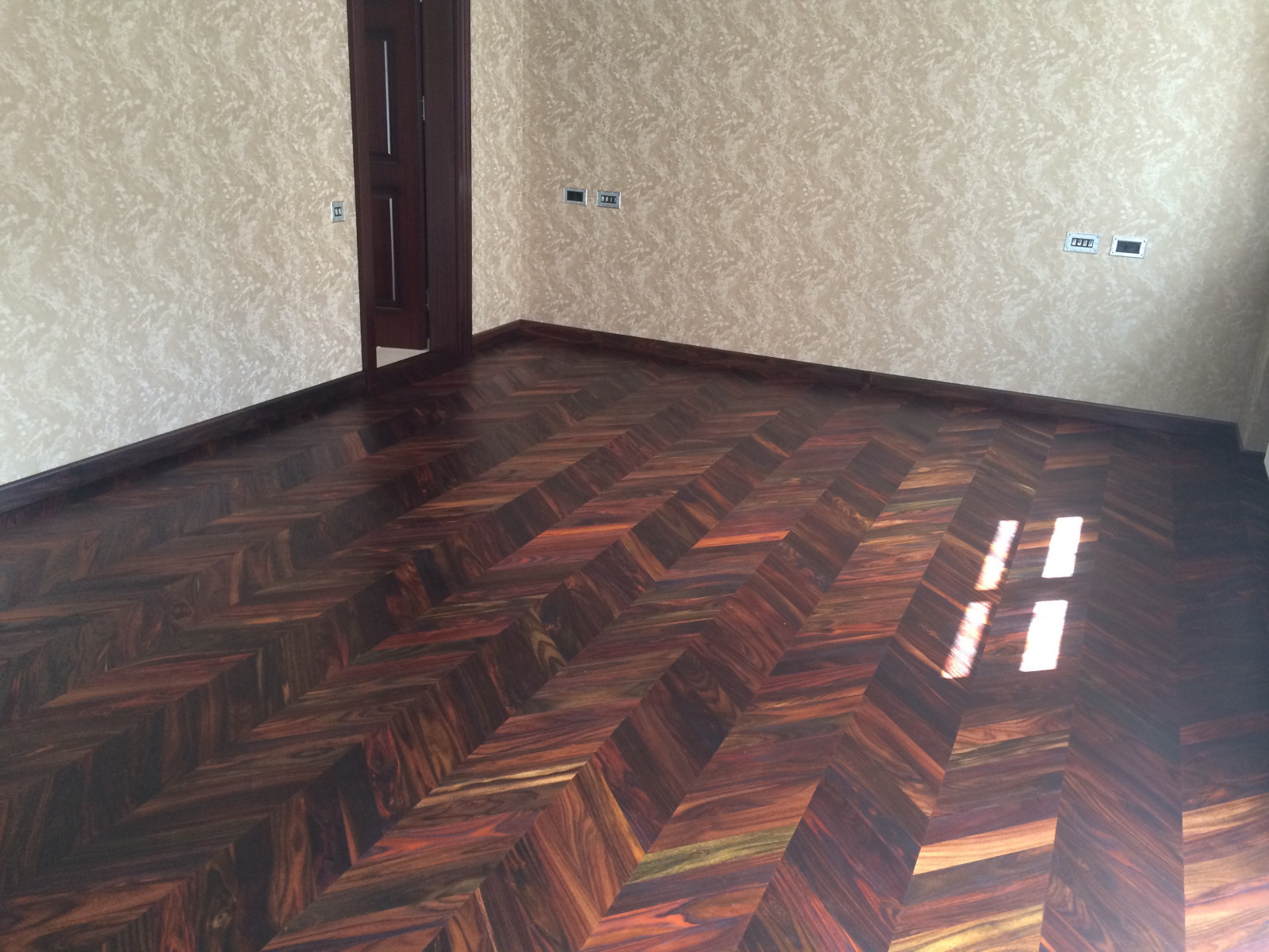 Паркет массив Палисандр елка Французская