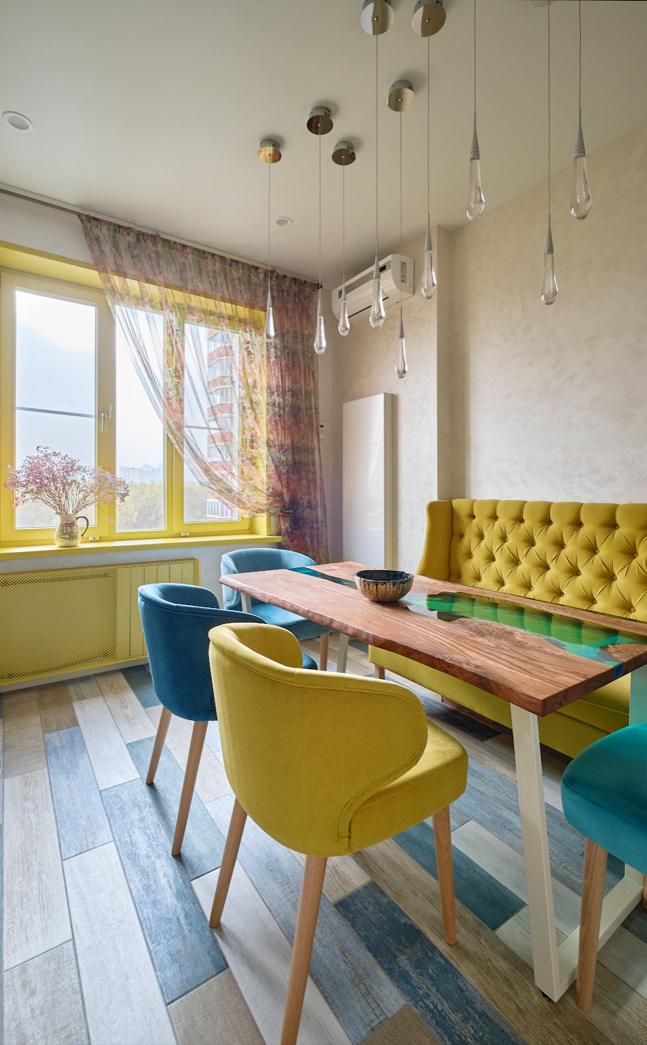 Жёлтое окно