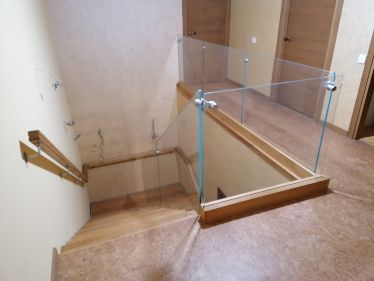 Открытая современная лестница