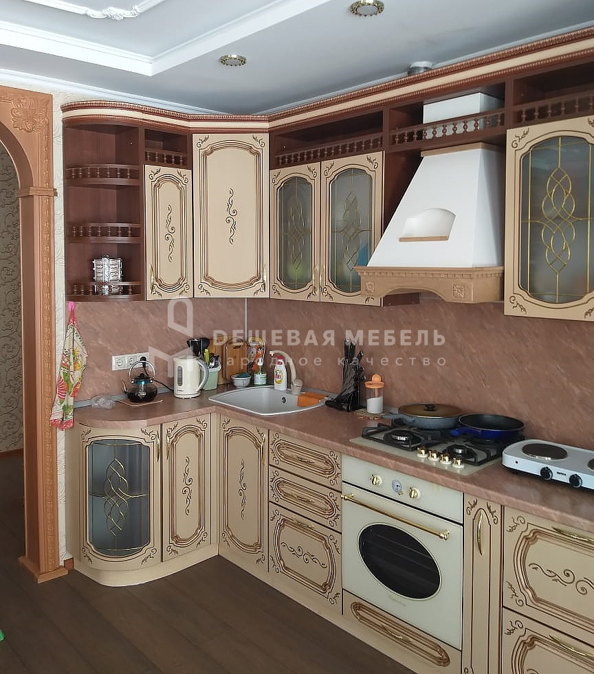 Светлая угловая кухня "Лиззаро арт.2" в стиле Классика