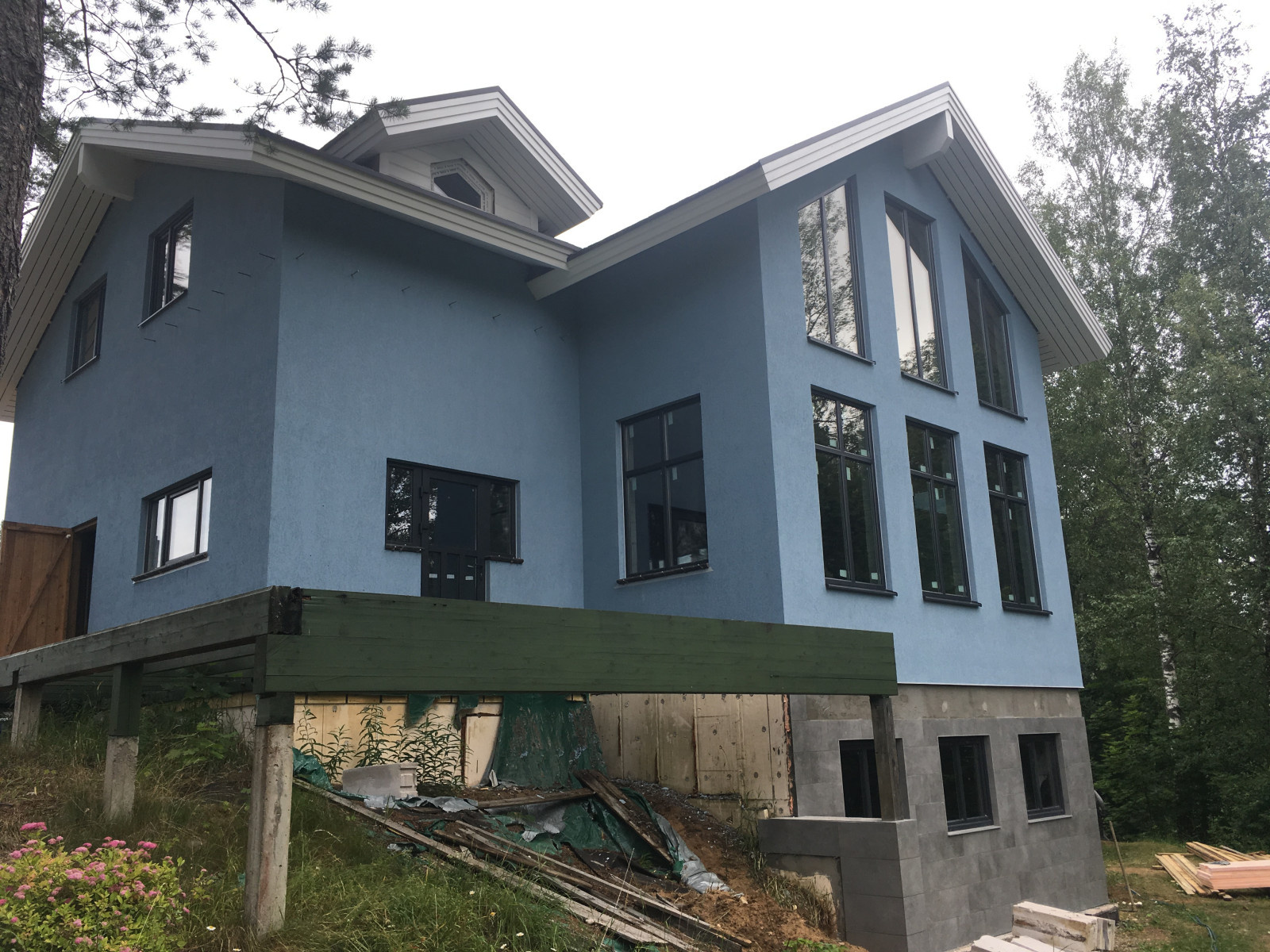 Загородное строительство домов из газобетона и кирпича