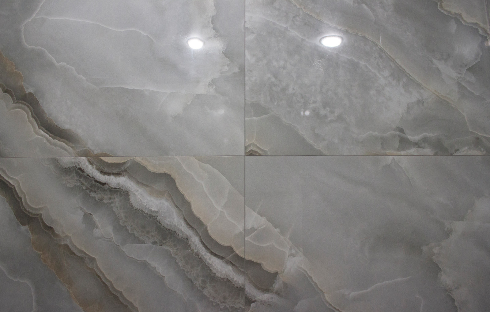 Двухкомнатная квартира в неоклассическом стиле