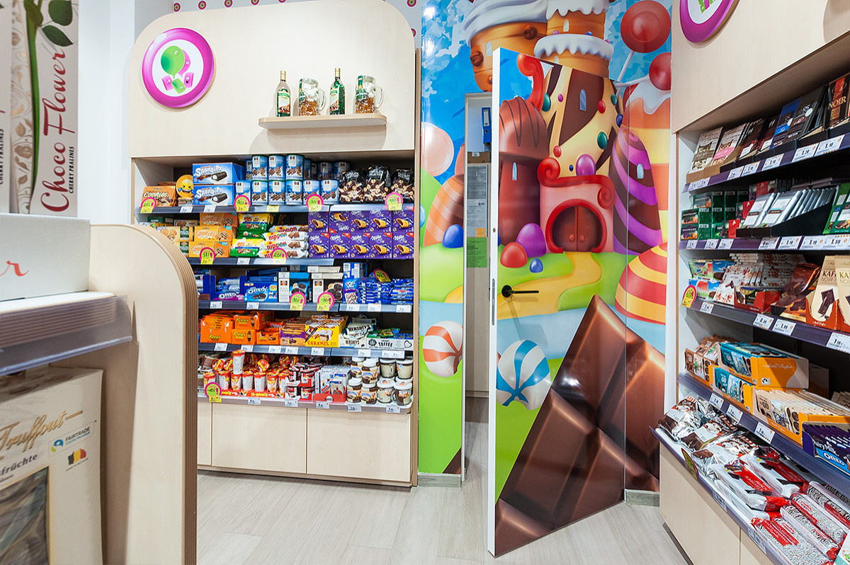 Магазин сладостей в Вильнюсе «MAJAI». Скрытые итальянские двери