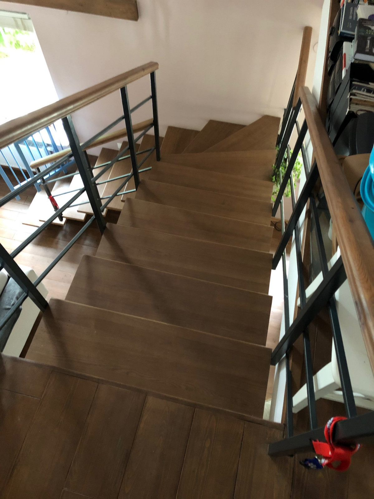 Лестница на металлокаркасе