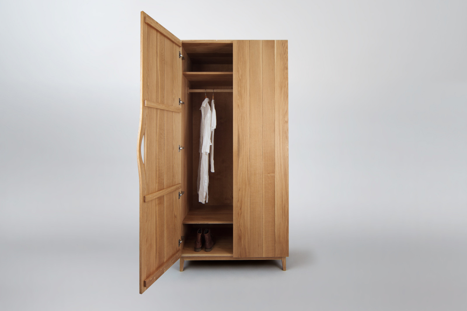 Шкаф из массива дуба