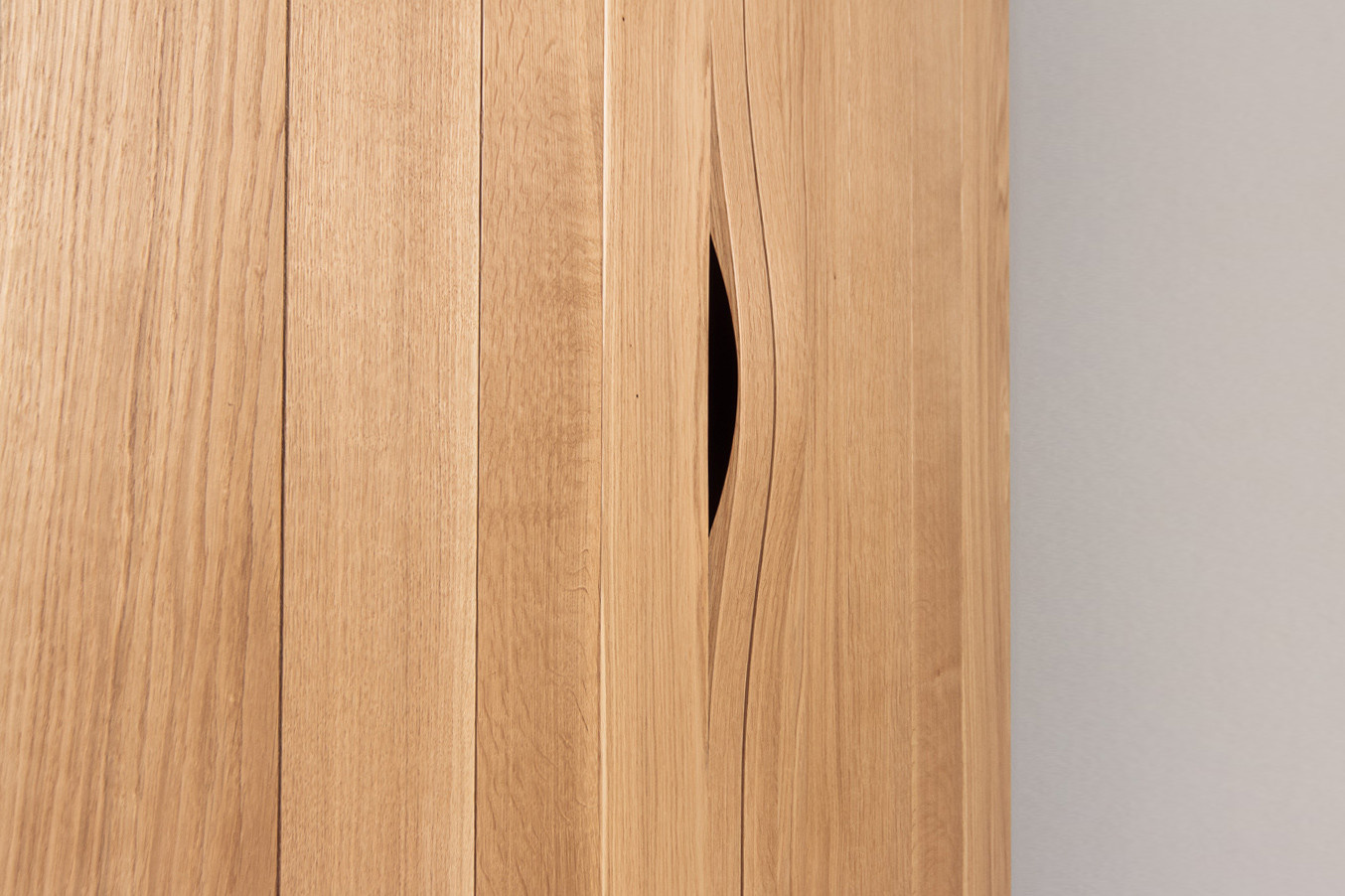 Шкаф из массива дуба