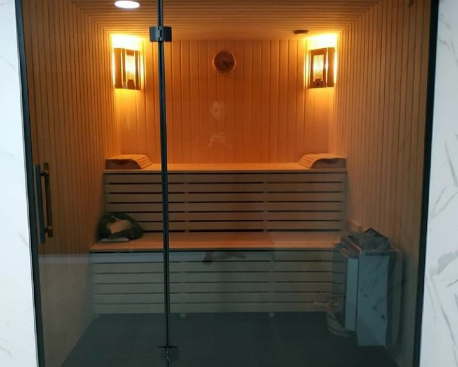 Мебель использованием стекла