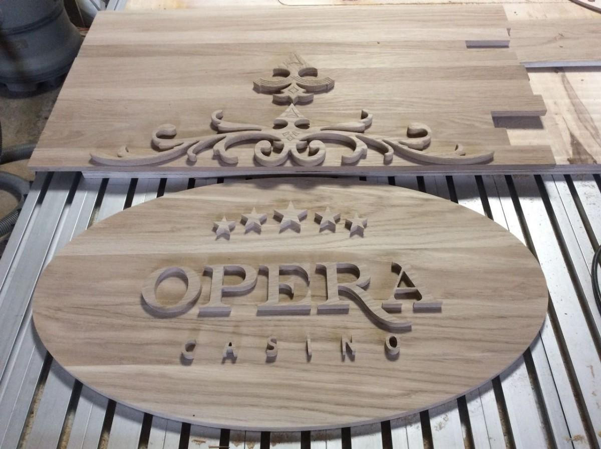 Резные таблички из дерева