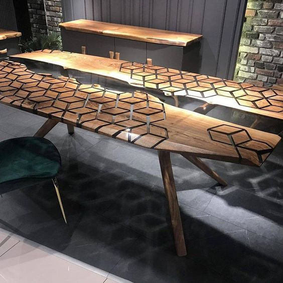 Стол из эпоксидной смолы